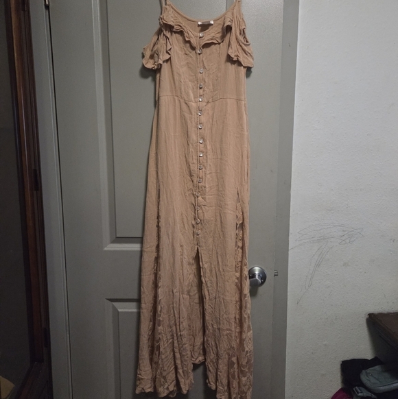 VENUS Dresses & Skirts - VENUS Tan Off-Shoulder Maxi Dress with Buttons